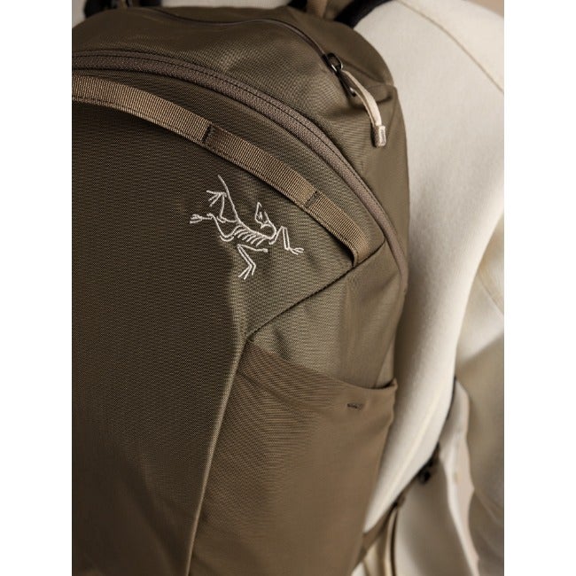 Axios 10 Backpack Mongoose