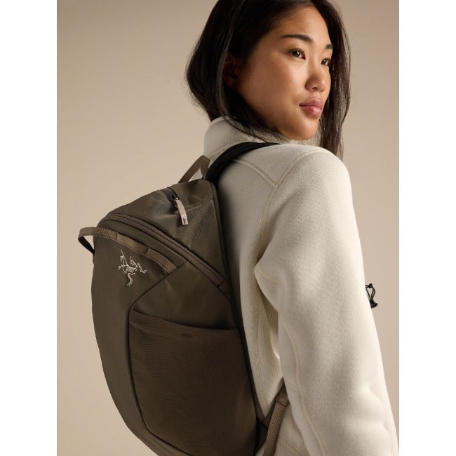 Axios 10 Backpack Mongoose