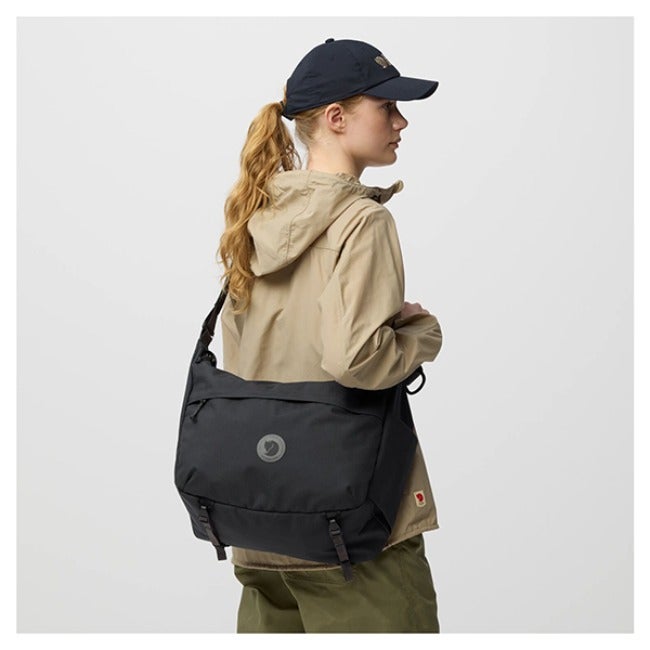 Farden Crossbody Coal Black